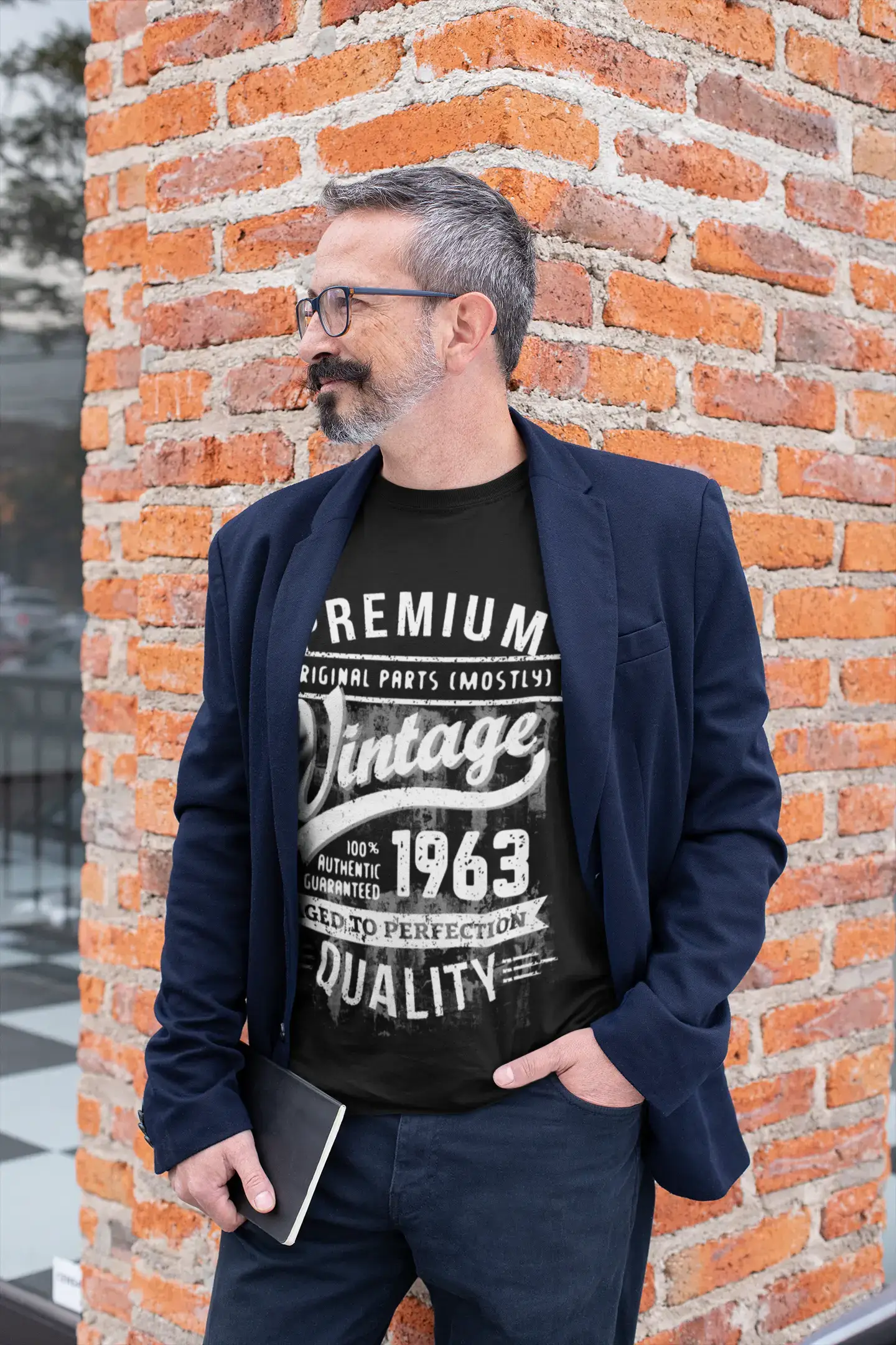 ULTRABASIC - Graphic Men's 1963 Aged to Perfection Birthday Gift T-Shirt