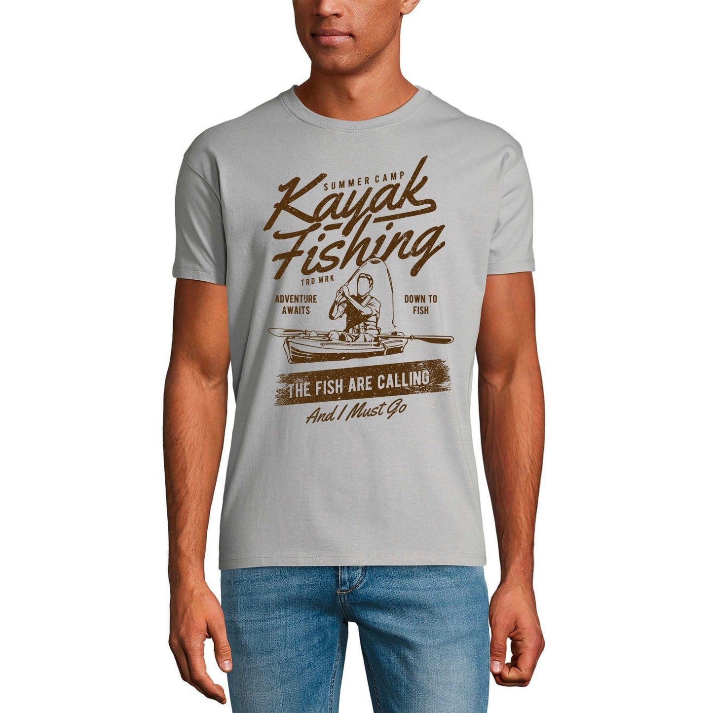 ULTRABASIC Men's T-Shirt Kayak Fishing - The Fish Are Calling And I Must Go - Gift For Fishermen